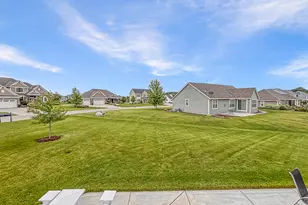N47W22311 Woodleaf Way, Pewaukee, WI 53072 - Photo 46