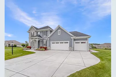 N47W22311  Woodleaf Way, Pewaukee, WI 53072 - Photo 4