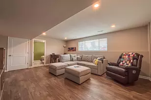 N47W22311 Woodleaf Way, Pewaukee, WI 53072 - Photo 34