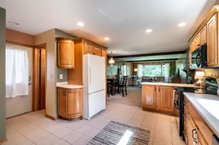 N87W15898 Belleview Blvd, Menomonee Falls, WI 53051 - Photo 20