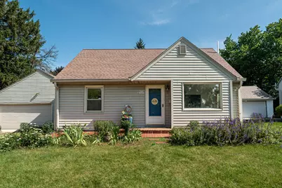 N87W15898  Belleview Blvd, Menomonee Falls, WI 53051 - Photo 1