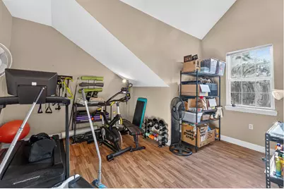 2224  W Vista Bella Dr, Oak Creek, WI 53154 - Photo 14