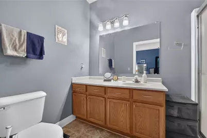 2224  W Vista Bella Dr, Oak Creek, WI 53154 - Photo 12