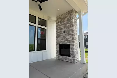 N63W35852  Frederick Dr, Oconomowoc, WI 53066 - Photo 4