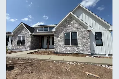 N63W35852  Frederick Dr, Oconomowoc, WI 53066 - Photo 2