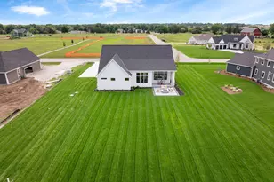 N63W35852 Frederick Dr, Oconomowoc, WI 53066 - Photo 6