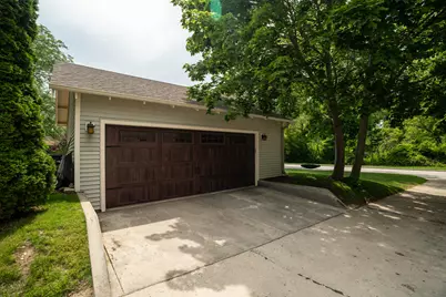 1004  Cherry St, South Milwaukee, WI 53172 - Photo 12