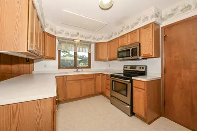 1075 S Lake Shore Dr, Lake Geneva, WI 53147 - Photo 16