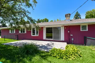 1075 S Lake Shore Dr, Lake Geneva, WI 53147 - Photo 8