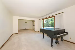 1075 S Lake Shore Dr, Lake Geneva, WI 53147 - Photo 12