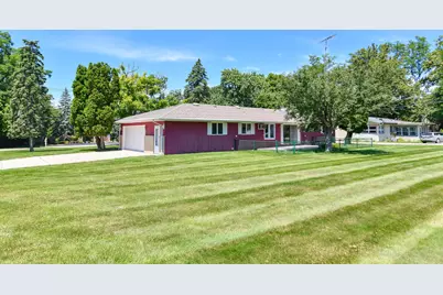 1075 S Lake Shore Dr, Lake Geneva, WI 53147 - Photo 8