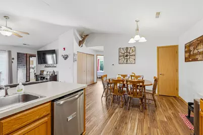 322  Brookside Dr #6, Mayville, WI 53050 - Photo 6