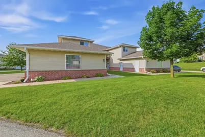 322  Brookside Dr #6, Mayville, WI 53050 - Photo 1