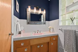 2400 W Apple Tree Rd, Glendale, WI 53209 - Photo 8