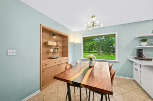2400 W Apple Tree Rd, Glendale, WI 53209 - Photo 4