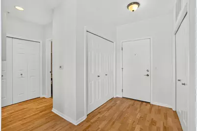 4  Gaslight Dr #302, Racine, WI 53403 - Photo 4