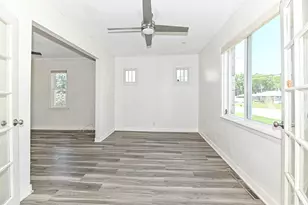 5949 S 31st St, Greenfield, WI 53221 - Photo 12
