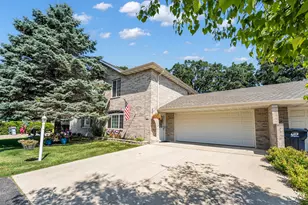 626 E Market St, Elkhorn, WI 53121 - Photo 2