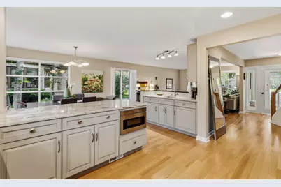 4765 N Cramer St, Whitefish Bay, WI 53211 - Photo 6