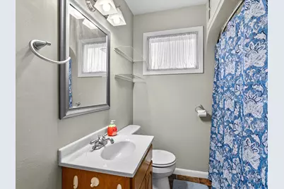 1421 N 5th St, Manitowoc, WI 54220 - Photo 8