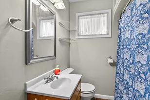 1421 N 5th St, Manitowoc, WI 54220 - Photo 8
