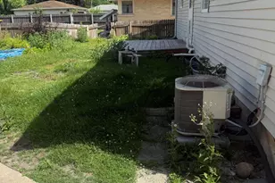 3631 S 82nd St, Milwaukee, WI 53220 - Photo 6
