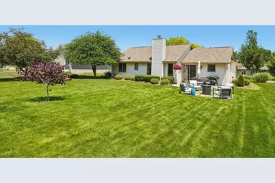 1131 E Sommers Dr, Oak Creek, WI 53154 - Photo 26