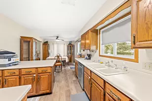 716 Fox Ln, Racine, WI 53185 - Photo 12