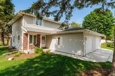716  Fox Ln, Racine, WI 53185 - Photo 1