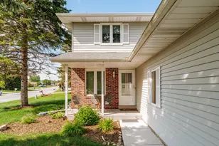 716 Fox Ln, Racine, WI 53185 - Photo 4