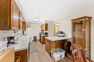 716 Fox Ln, Racine, WI 53185 - Photo 10