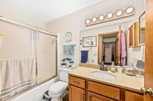 716 Fox Ln, Racine, WI 53185 - Photo 32