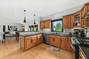 N65W13488 Lilly Creek Dr, Menomonee Falls, WI 53051 - Photo 12