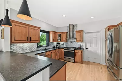 N65W13488  Lilly Creek Dr, Menomonee Falls, WI 53051 - Photo 14