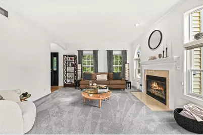 N65W13488  Lilly Creek Dr, Menomonee Falls, WI 53051 - Photo 6