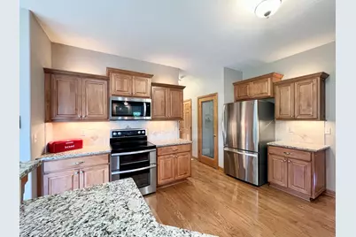 W151N7299  Paseo Ln, Menomonee Falls, WI 53051 - Photo 8