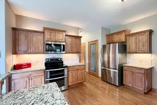 W151N7299 Paseo Ln, Menomonee Falls, WI 53051 - Photo 8
