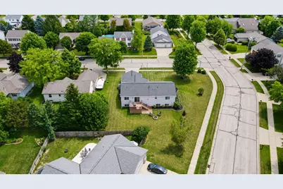 1300  Conifer Ave, West Bend, WI 53090 - Photo 36