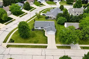 1300 Conifer Ave, West Bend, WI 53090 - Photo 32