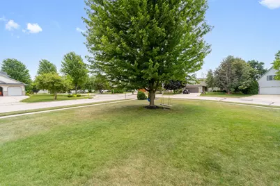 1300  Conifer Ave, West Bend, WI 53090 - Photo 26