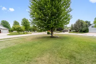 1300 Conifer Ave, West Bend, WI 53090 - Photo 26