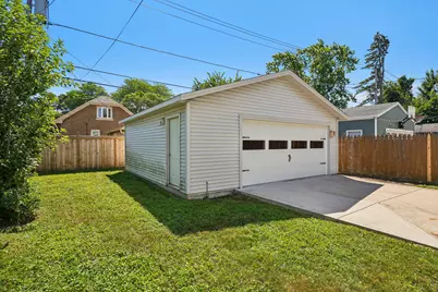 4324 N Woodburn St, Shorewood, WI 53211 - Photo 30