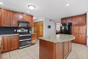 1800 Centennial Ln, Racine, WI 53406 - Photo 18