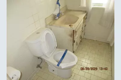 3240 S Dayfield Ave, Milwaukee, WI 53207 - Photo 8