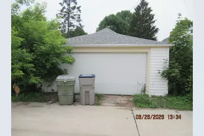 3240 S Dayfield Ave, Milwaukee, WI 53207 - Photo 4