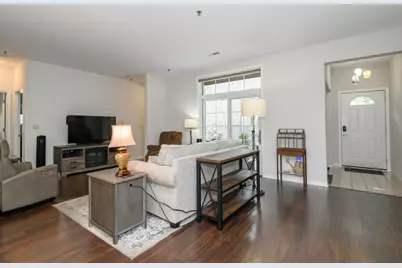 9181 S Aspen Dr #4, Oak Creek, WI 53154 - Photo 4