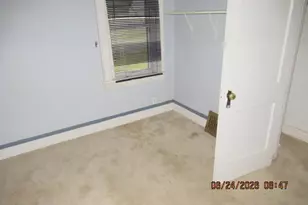 5916 W Dixon St, Milwaukee, WI 53214 - Photo 6