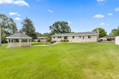 13400 W Sunny View Dr, New Berlin, WI 53151 - Photo 8