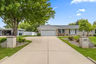 13400 W Sunny View Dr, New Berlin, WI 53151 - Photo 2