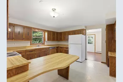 W6333  Burkshire Ln, Plymouth, WI 53073 - Photo 16